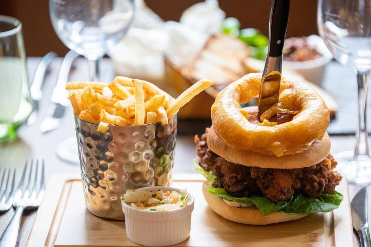 ניוברי The Chequers Hotel מראה חיצוני תמונה