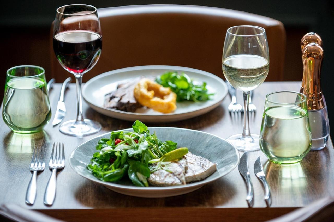 ניוברי The Chequers Hotel מראה חיצוני תמונה